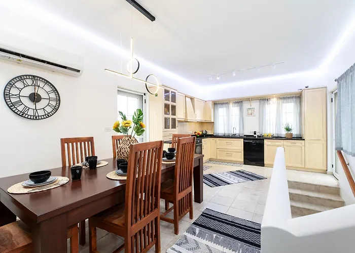 Irene Royale - Pool - Sea View - Free Cruise *