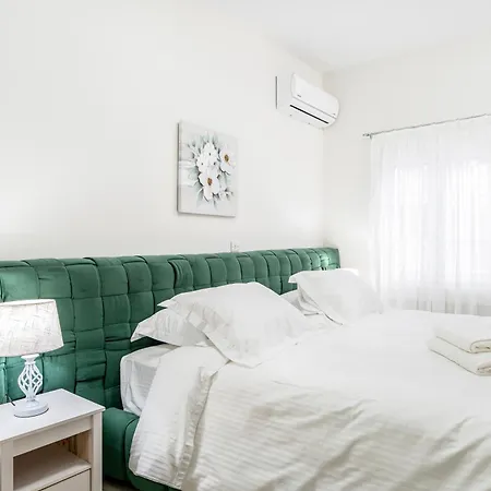 Irene Royale - Pool - Sea View - Free Cruise Vilă *