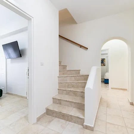 Irene Royale - Pool - Sea View - Free Cruise Vilă *