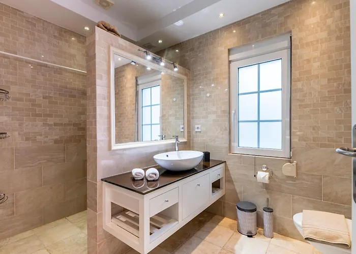 Irene Royale - Pool - Sea View - Free Cruise